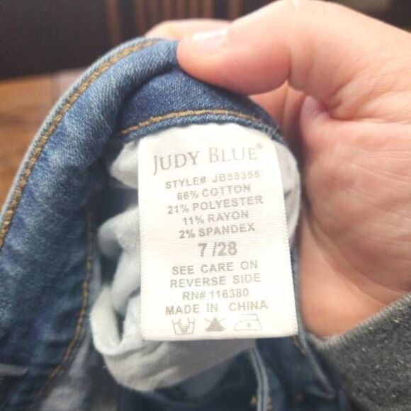 Judy Blue Grey Plaid Cuffed Slim Fit Jeans sz 7/28 - Picture 3 of 4